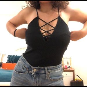 Crisscross cleavage top